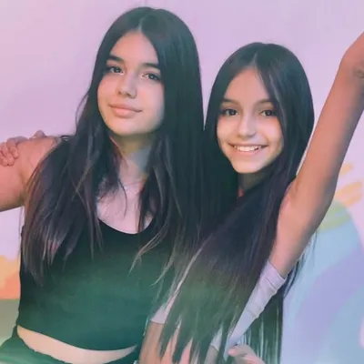 Emily and Evelyn (OFFICIAL) profile