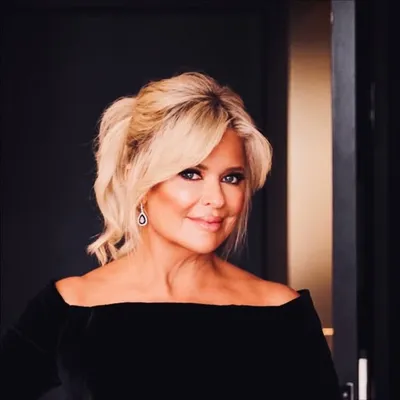 Emily Symons ๐ซ profile