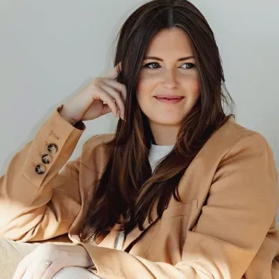Emily Wells profile