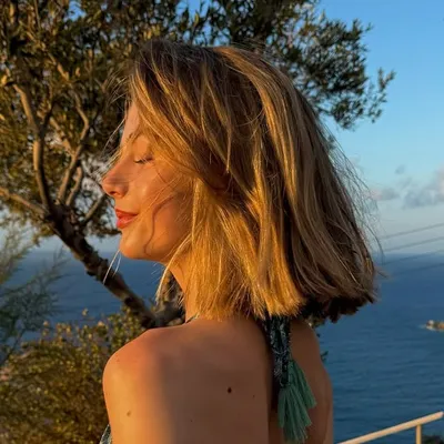 Emma Van Abbenyen profile