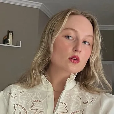 Emma Abrahamson profile