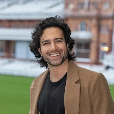 Emmad Irfani profile