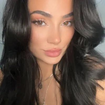 Emmy🐻 profile