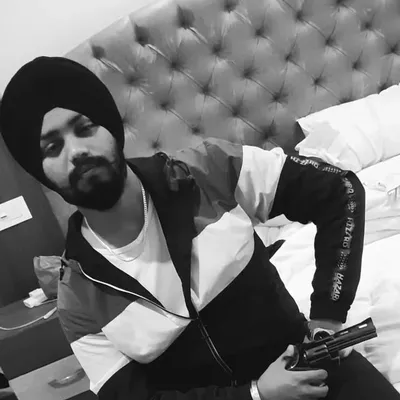 Em Mee Singh profile