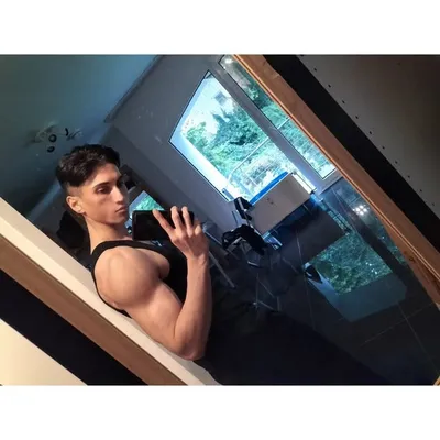 ⠀⠀⠀⠀⠀⠀⠀⠀⠀⠀⠀⠀Emre profile