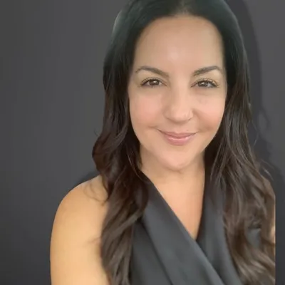 Elle Gerstein Celebrity Nail Stylist profile