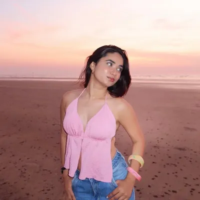 Vanshika 🦋 profile