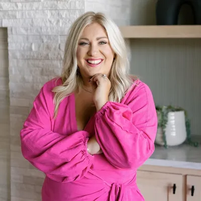 Ashton Whitmoyer-Ober | Speaker + Workplace Consultant profile