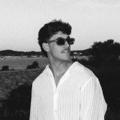 Enzo Frieser profile