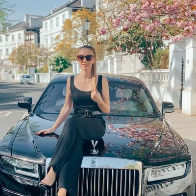 CHRISTINA | Travel & Lifestyle profile