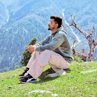 Er Showqat Ganaie profile
