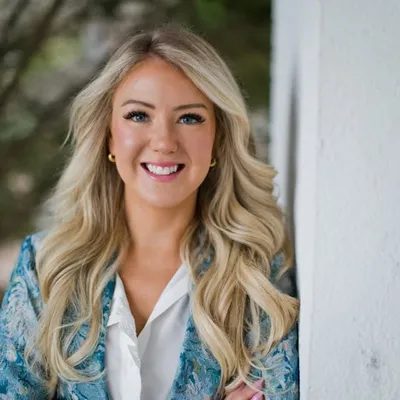 Erica Cahill profile