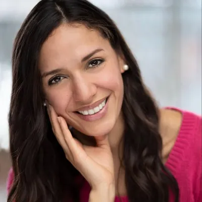 Erika Hau profile