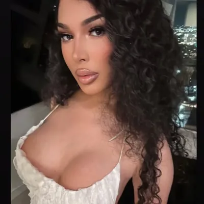 Erika la’ pearl profile
