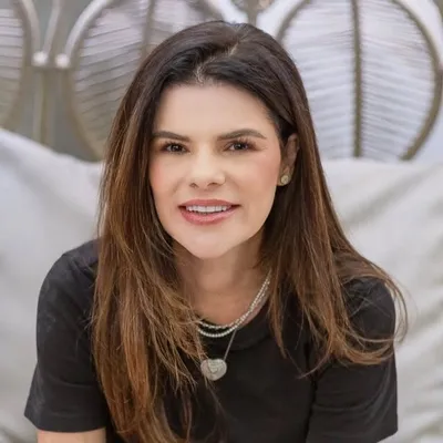 Erika Queiroz profile