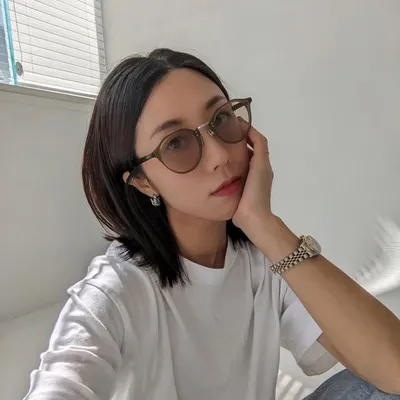 erika 李家出走 profile