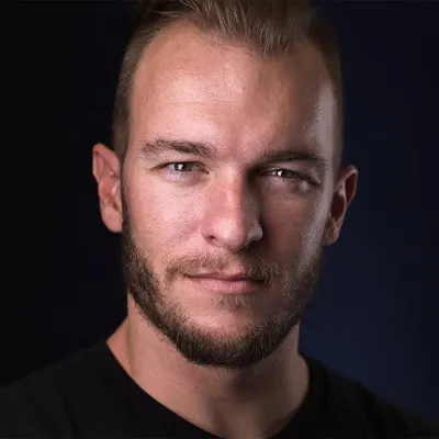 Erik V profile