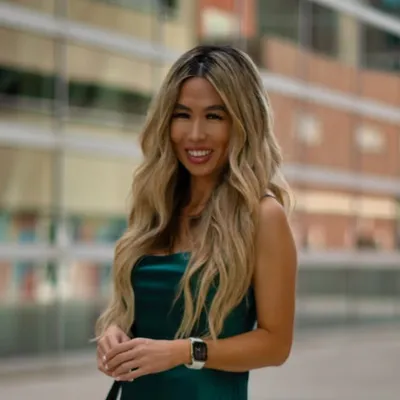 Erin Hagelios profile