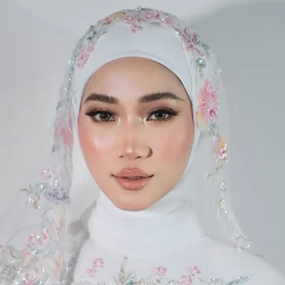 Erin • MUA • Entrepreneur profile