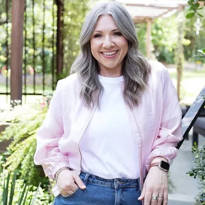 Erin Smylie Walsh - Speaker-Personal Brand Mentor- Stylist profile
