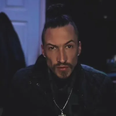 Eski Mills profile