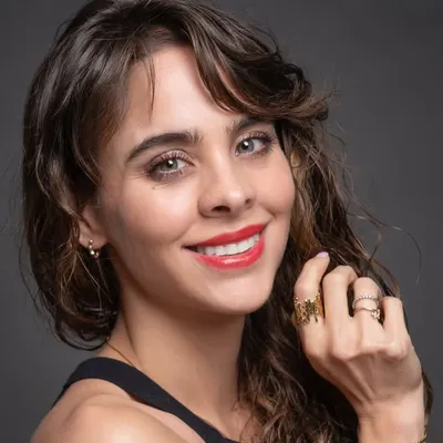 Esperanza Morett profile