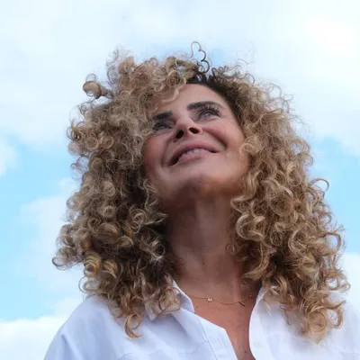 Esra Akkaya profile