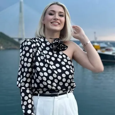 Esra Tuncer profile