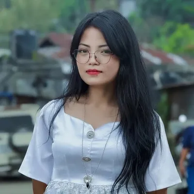 Essy V Onyl profile