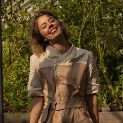 Estée Strooker profile