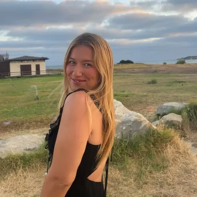 Esther Brome profile