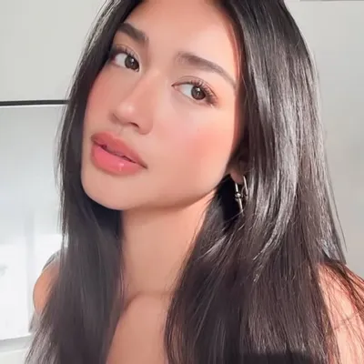 Essie profile
