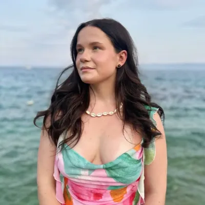 Esther Felicia profile