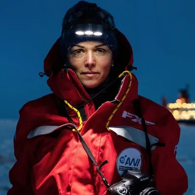 Esther Horvath profile