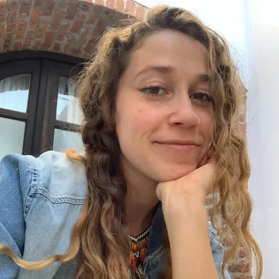 Eugenia Lom profile