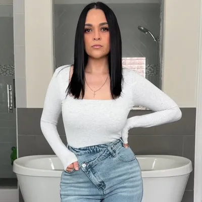 Eva Cobos profile