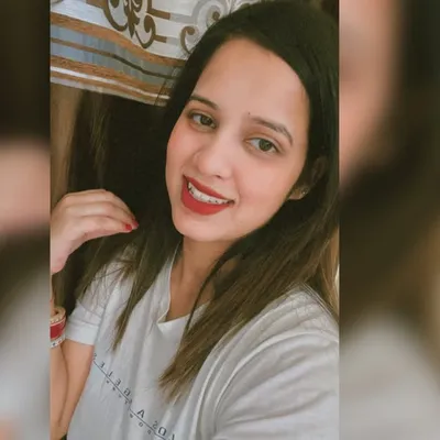 Eva Dogra profile