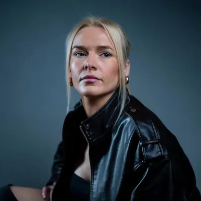 Eva Banks profile
