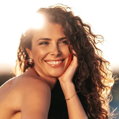 Eva Colas profile