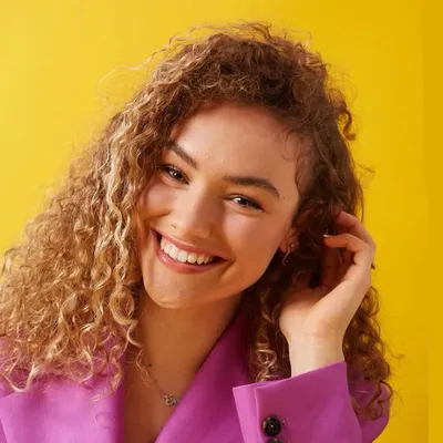 Eva Andrini profile