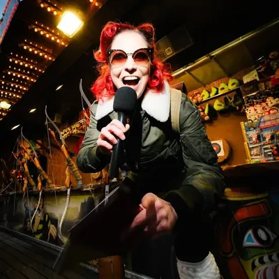 Eve Champagne - The Rockstar of Burlesque profile