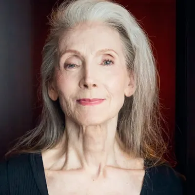 Eveline Hall profile