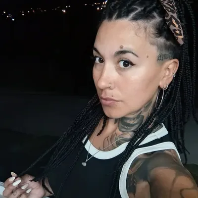 Evee Lozano profile