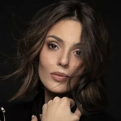 Evelyn Kostova profile