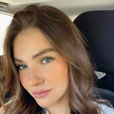 єνє ѕтαηgє 🧚♀️✨UGC profile