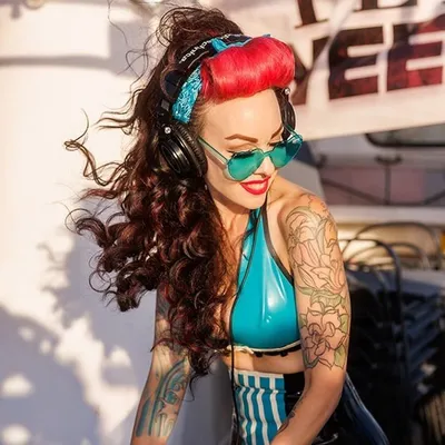 Evilyn Thirteen profile