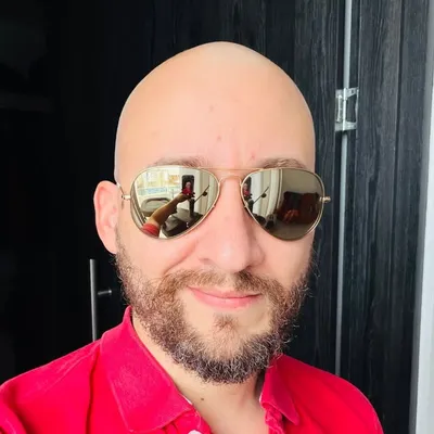 Éxito Financiero Sebas Celis profile