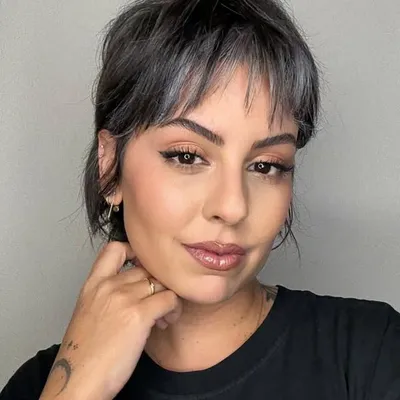 Ezgi Sadeghi profile
