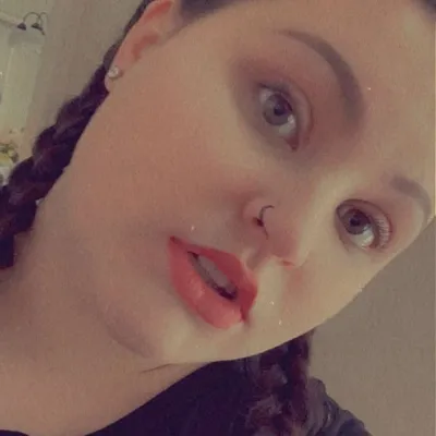 Emily ๐ profile