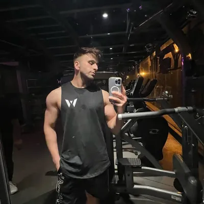 Faizaan Tak ๐ฆ
profile